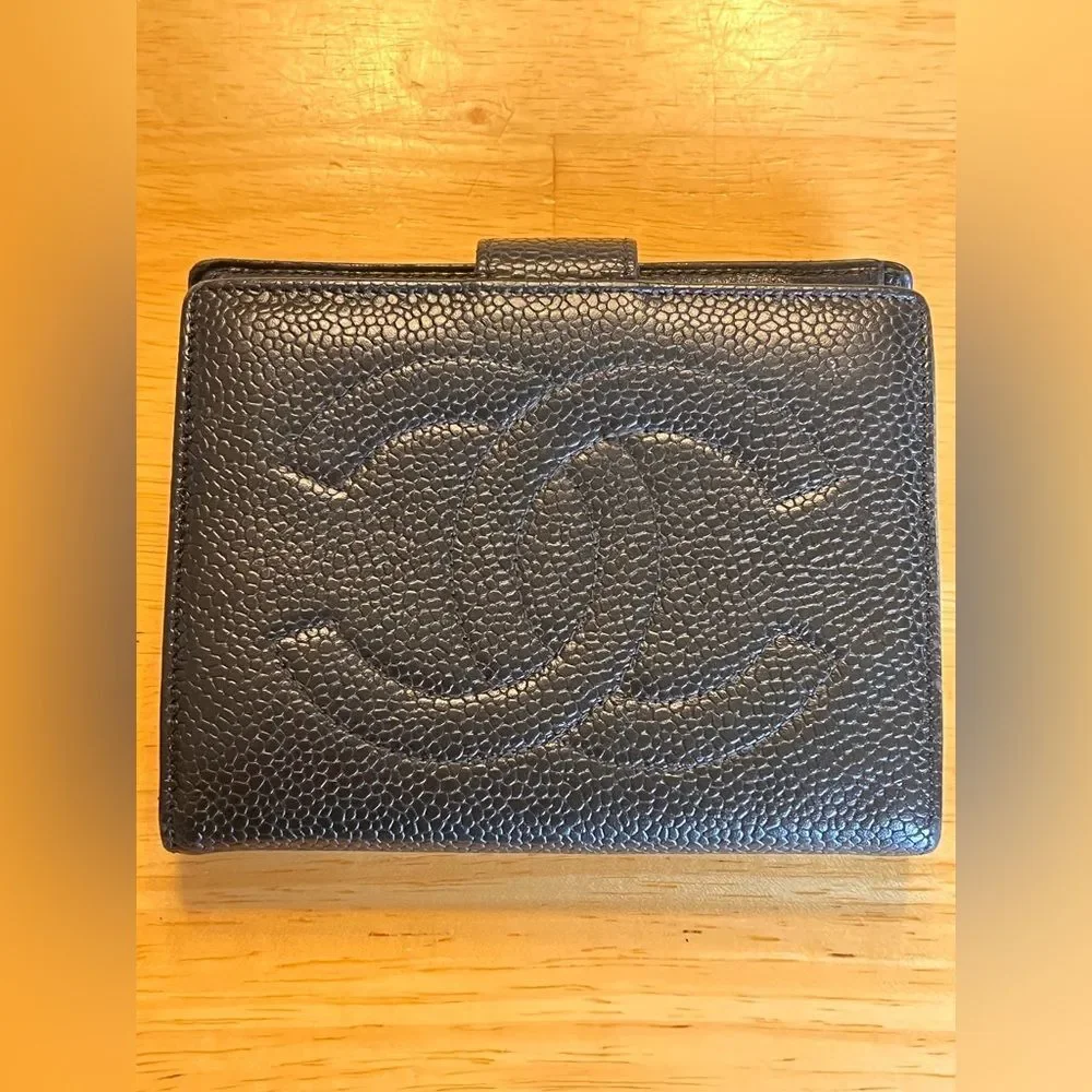 Chanel Caviar Black Leather Wallet  Luxury Caviar Leather Vintage